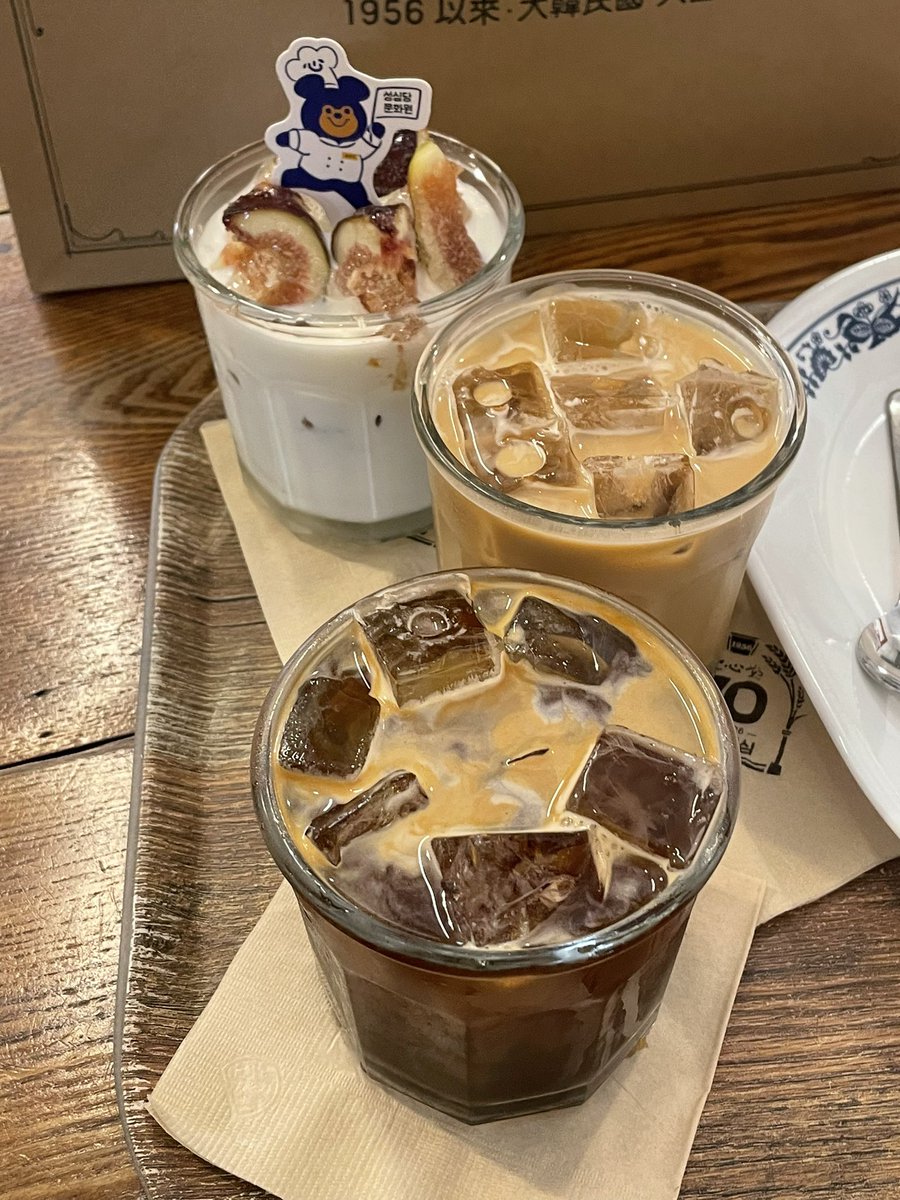 chesscakecookie's tweet photo. 성심당 무화과 쉐이크 마힣네 https://t.co/wh9URoP7Y0