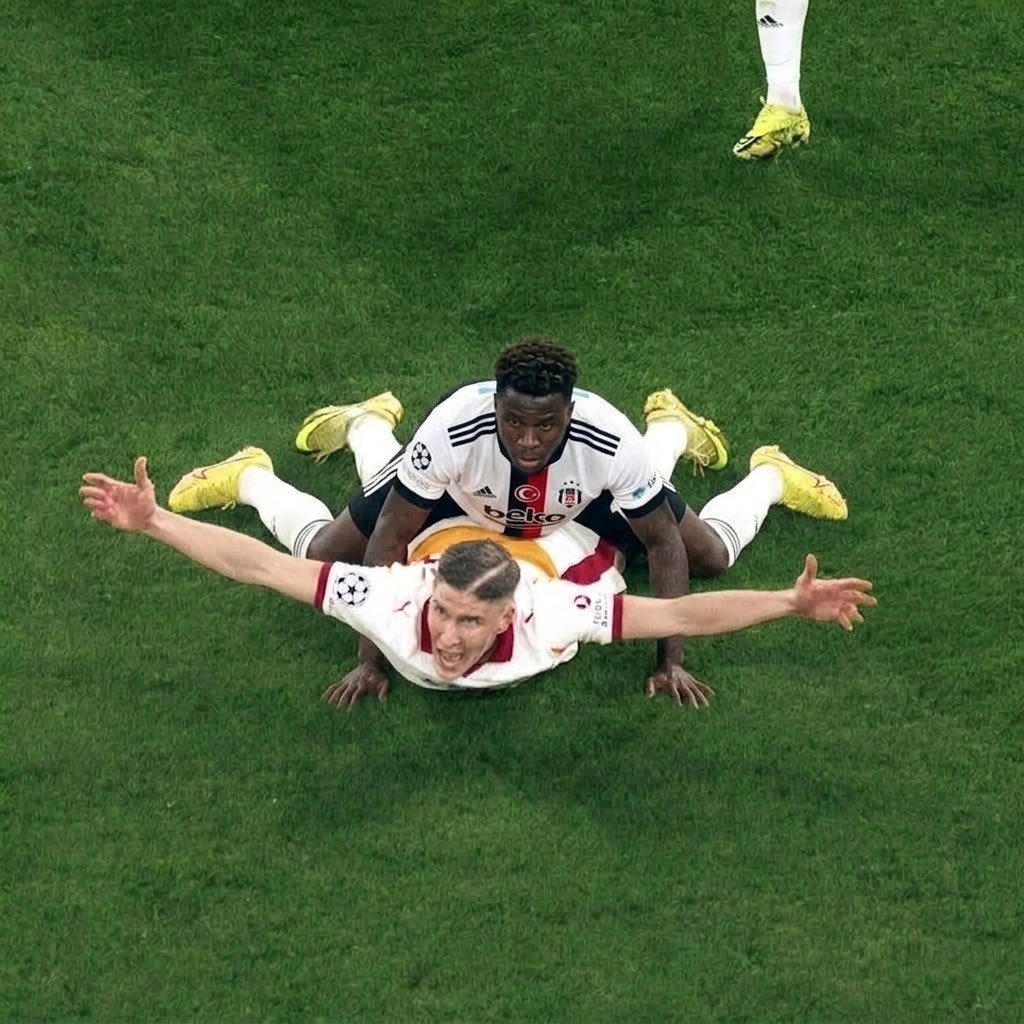 MELKFB's tweet photo. @Besiktasliyiiz Yatansaray https://t.co/diKaWW1zQn