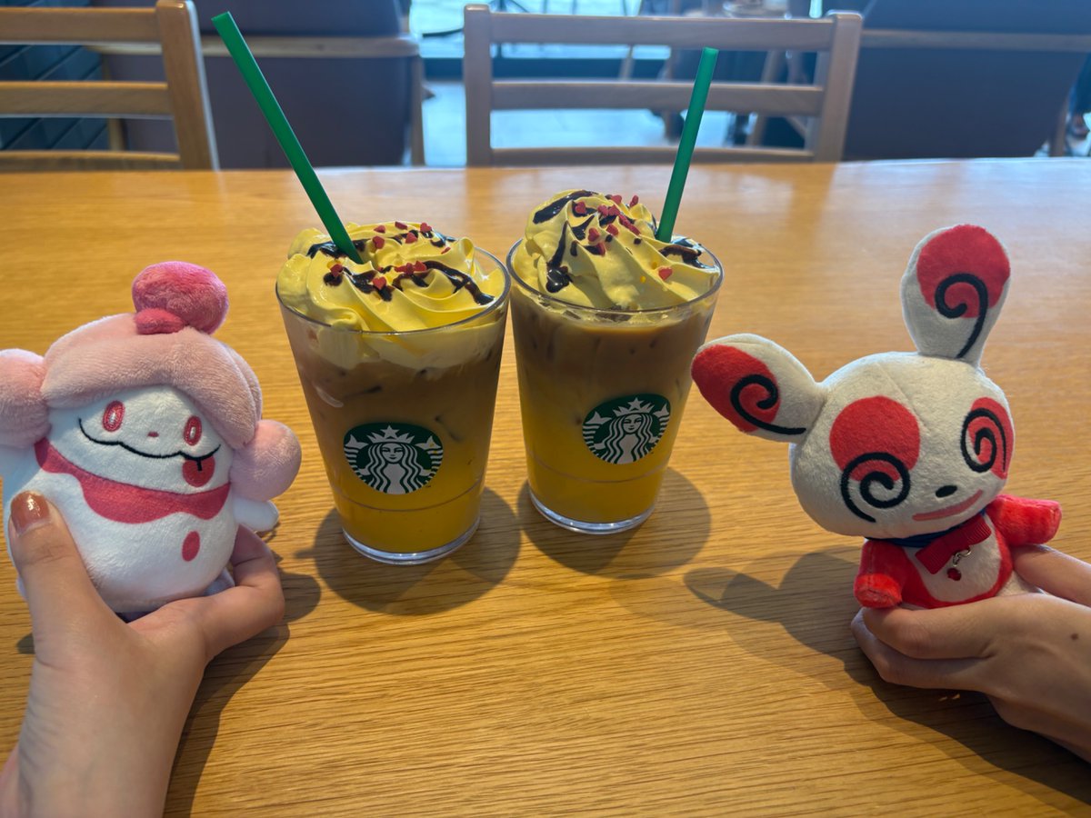 teaka393's tweet photo. スタバのピカチュウハニークリームラテ！⚡️🍯
ハチミツもキャラメルも大好きなので美味かった、また飲みたい https://t.co/FA7fyfiNPO