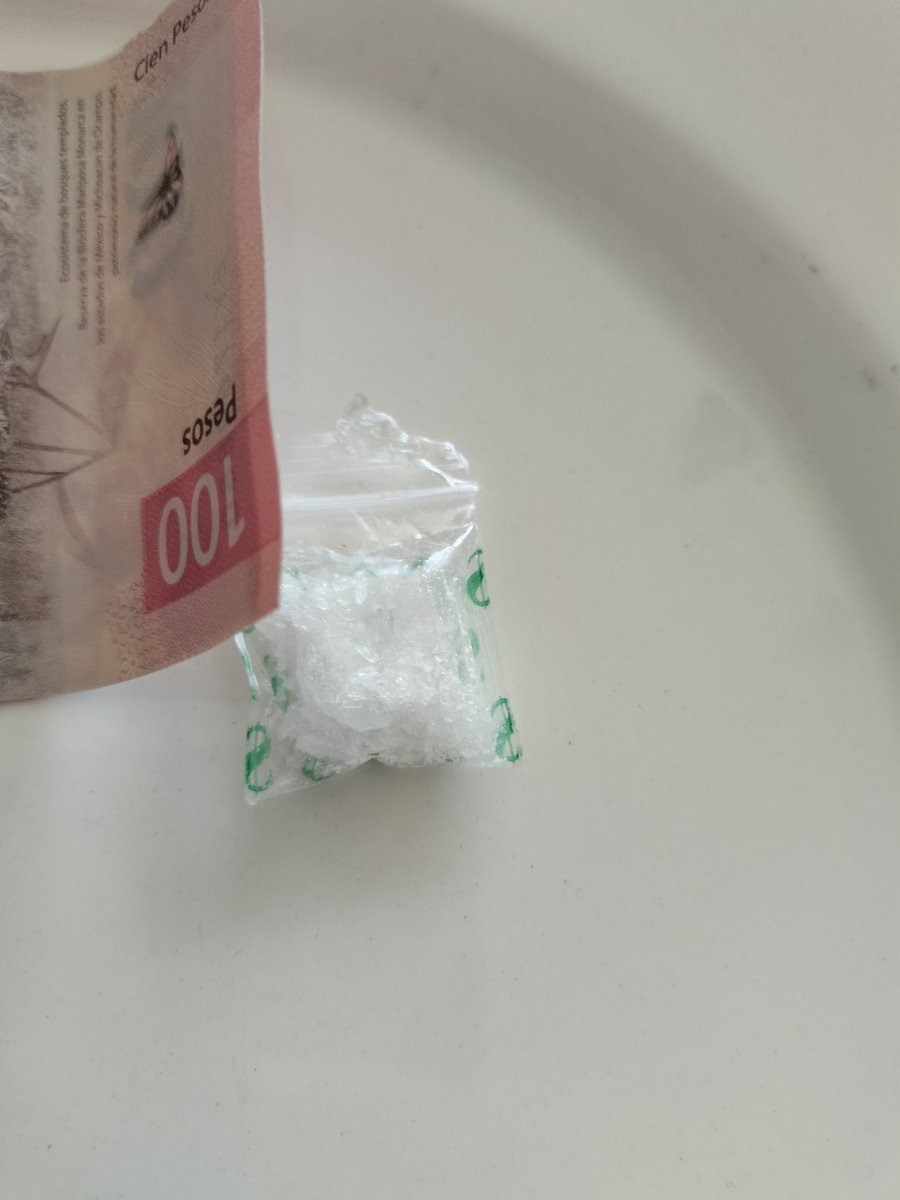 Elforaneo_to's tweet photo. Cómo se usa estooo? 
 Cuánto tiempo les dura el gramo? 
#drugtwt  #drugstwt https://t.co/m67r7seLwm