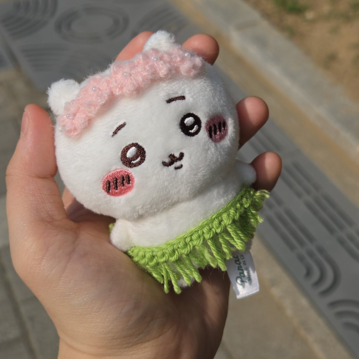crochet_hanu's tweet photo. 연두색 실을 안가져와서 치이카와에게 양보 해줌 
사진 안보고 떴더니 꽃잎이 5개가 되었다.... https://t.co/eIzFdOBCJ8