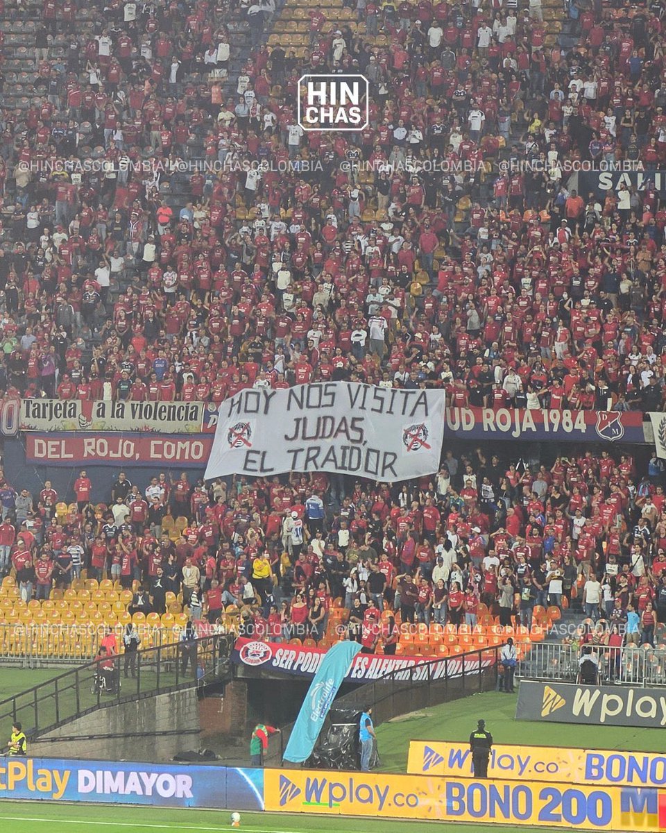 ToqueSports's tweet photo. ❌🤯 “HOY NOS VISITA JUDAS EL TRAIDOR”

El mensaje de la hinchada del DIM a Juan Guillermo Cuadrado en el Estadio Atanasio Girardot. 

[📸 @ColHinchas] https://t.co/Eqxac72ym1