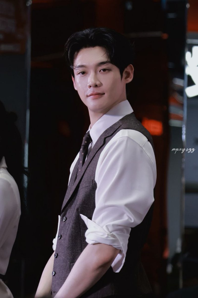 TrangRosecx8's tweet photo. Kimyoonsik không biết đi mấy ngày nhỉ. Có ai biết rõ lịch trình không?
KIM YOON SIK PARIS FASHION WEEK

#KIMYOONSIKPFWSS27
#YOONSIKINPARIS https://t.co/gFYABHPxL0