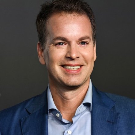 SuperSagaNews's tweet photo. HBO chief Casey Bloys is poised to run both HBO and Paramount+ if the Paramount-Warner Bros merger goes through

Cindy Holland announced she was stepping down from her Paramount+ role on Tuesday

(@Variety | https://t.co/jFARkgAEuX) https://t.co/aejbaX1mkk