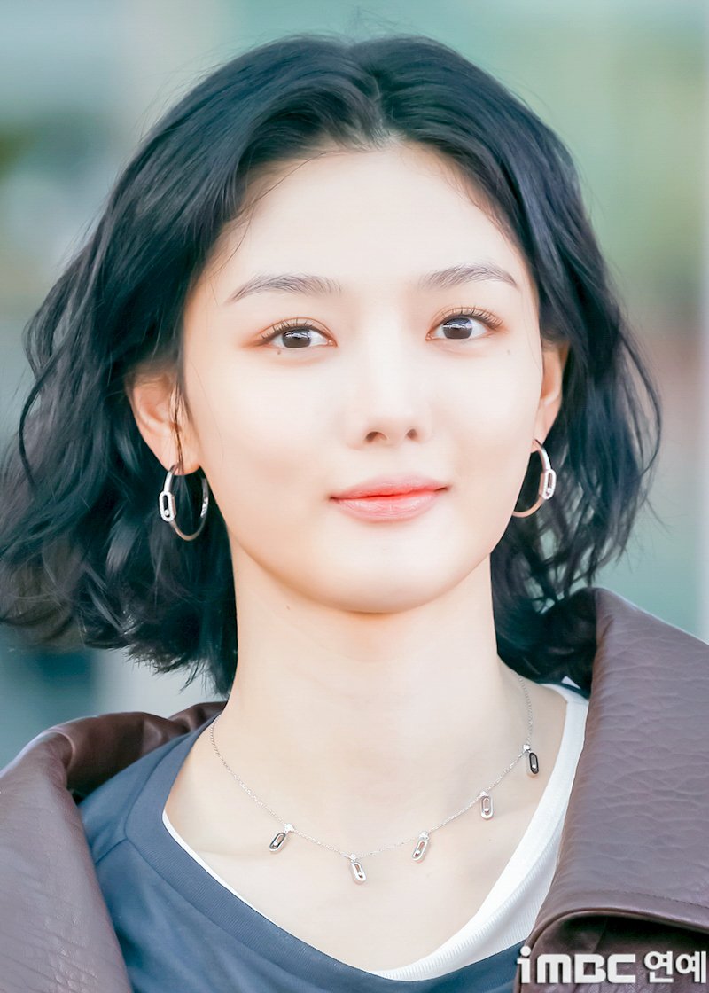 moonliebe_'s tweet photo. The closer the shot, the prettier she gets. https://t.co/xDQp8meG2A