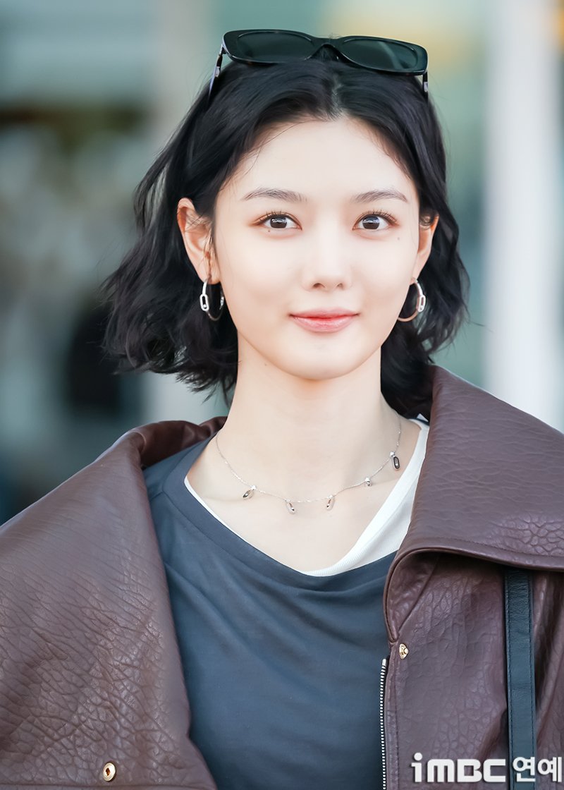 moonliebe_'s tweet photo. The closer the shot, the prettier she gets. https://t.co/xDQp8meG2A