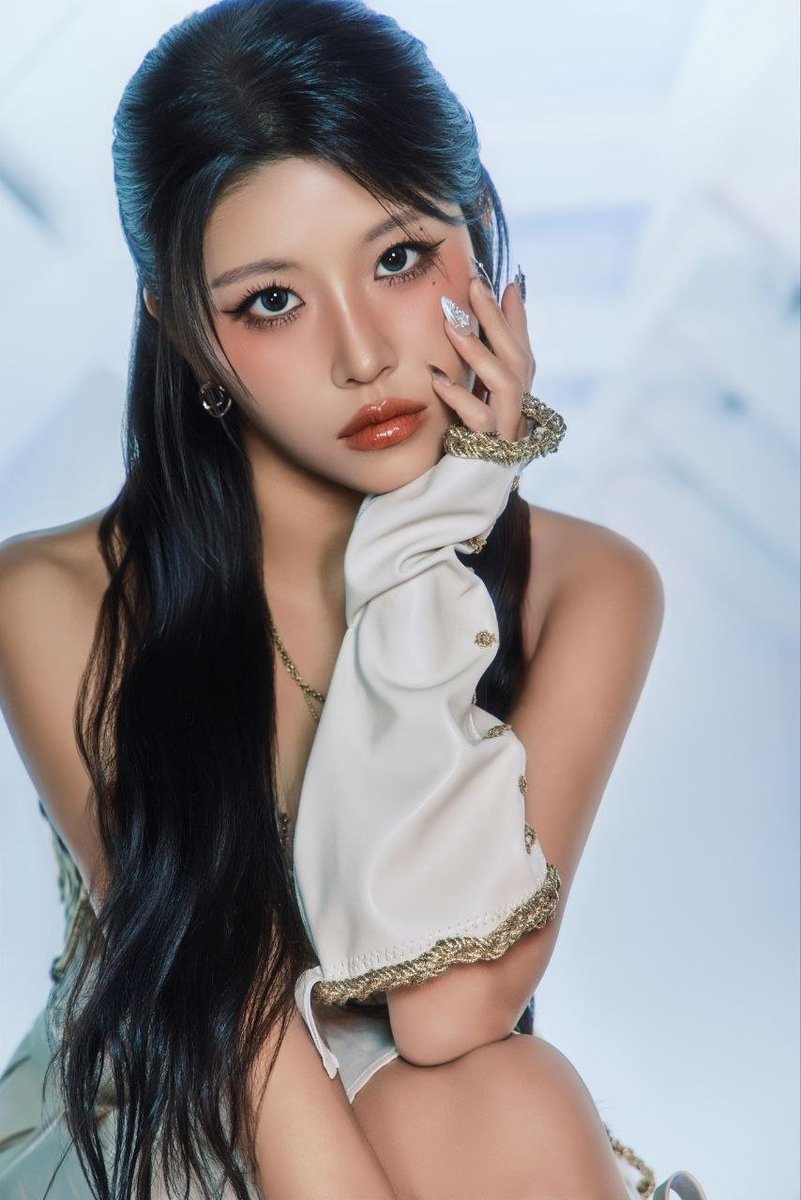 eshapopbase's tweet photo. E.Sha says her favourite track from Chain Reaction is "Brain Chemistry".

— But lately, I've also really been enjoying Brain Chemistry.

#XIN #ESHA #에샤 https://t.co/rHx4jppMYl