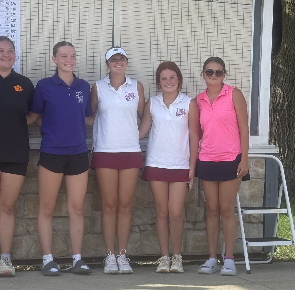 STMGGolf's tweet photo. STM had regionals today at the U of I blue course. Maggie Klein had her all time low of 101 and is advancing to sectionals! So proud of my girls for grinding it out today. Go Maggie! https://t.co/yuJ0ew6HSl