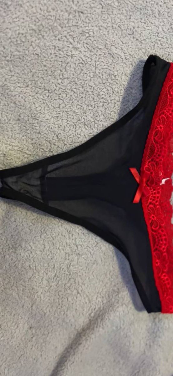 blondevalkyrae's tweet photo. Red and black lace thong for sale on depop #depoptwt #pawg https://t.co/9aXvd5xqln