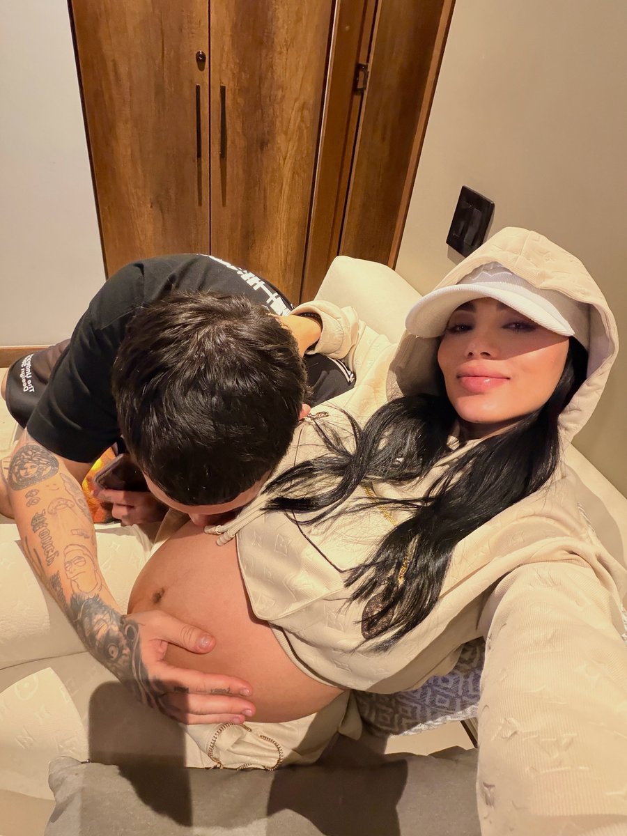 Mayasol5's tweet photo. Esta foto es tierna, baby K es muy esperado por las papis K https://t.co/ygjA4hz80g