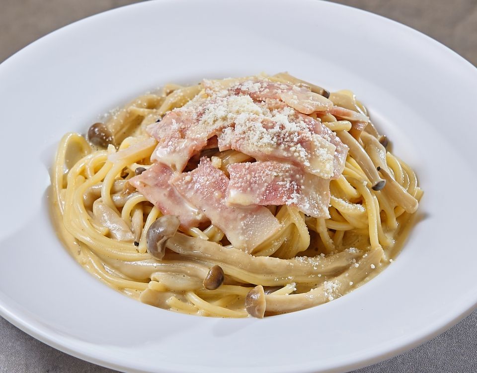 ShalandaCijnu's tweet photo. Just whipped up creamy garlic mushroom pasta at home—so cozy and ready in 20 mins, perfect for a lazy weeknight!， https://t.co/B2mQGUUC0R