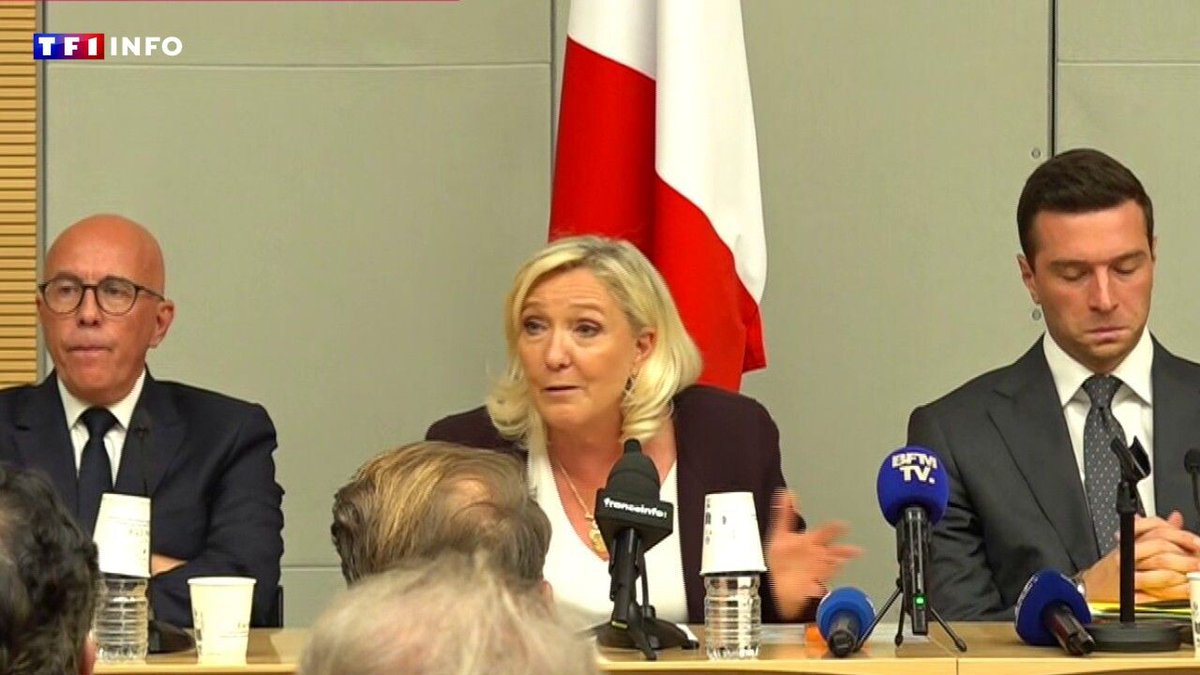 LCI's tweet photo. Jordan Bardella accusé d'antisémitisme : "On ne va pas se laisser faire", lance Marine Le Pen, évoquant une "manipulation"
➡️ https://t.co/TswahpRjnG https://t.co/DsFh1rD9BD