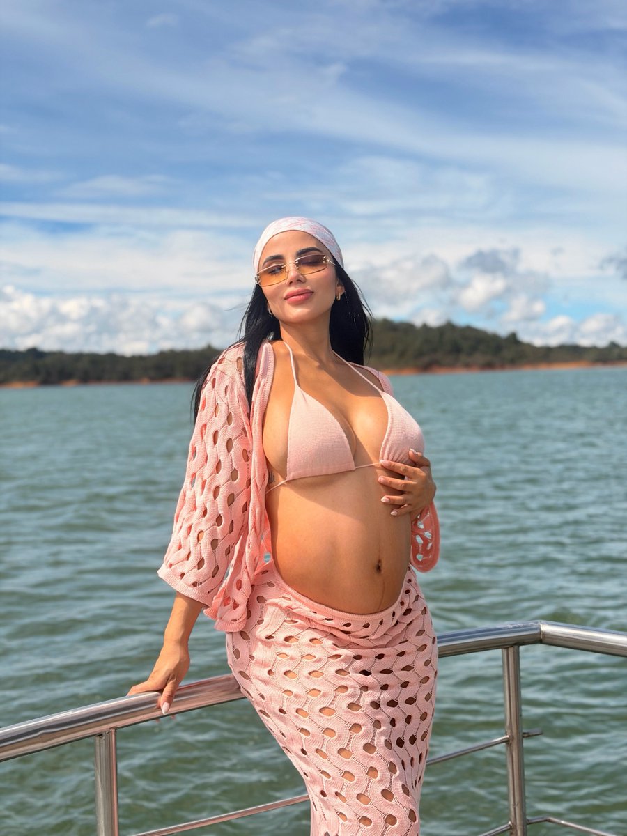 Mayasol5's tweet photo. La embarazada más linda https://t.co/hsILLPJ0rS