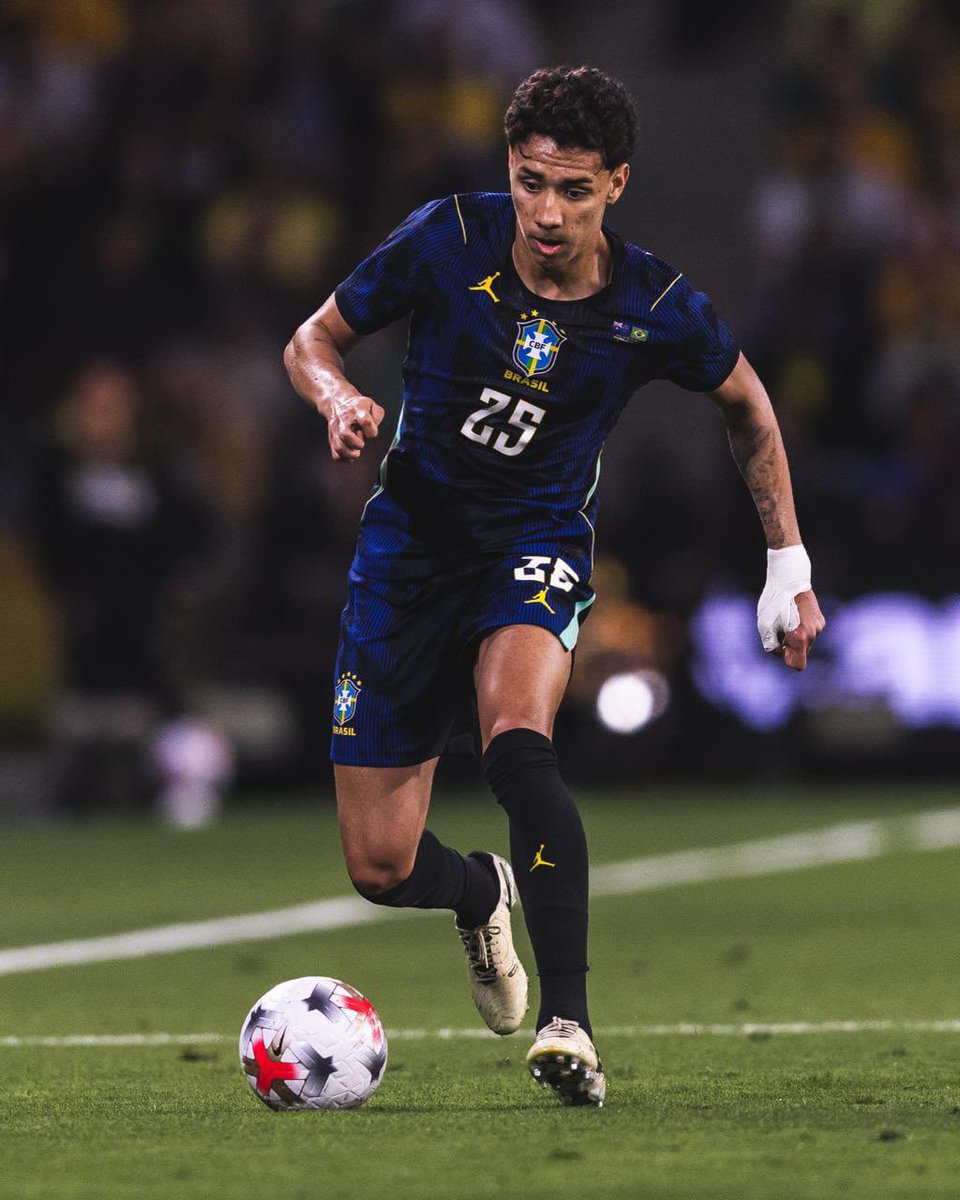 SantosFC's tweet photo. A ESTREIA NA SELEÇÃO! 🇧🇷⚪️⚫️

Nosso #MeninoDaVila Gabriel Bontempo fez seu primeiro jogo pela Seleção Brasileira e, logo nos primeiros minutos, deu a assistência para o gol que abriu o caminho para a vitória por 4 a 2 pra cima da Austrália!

Jogou com muito talento!

📸 Léo Sguacabia