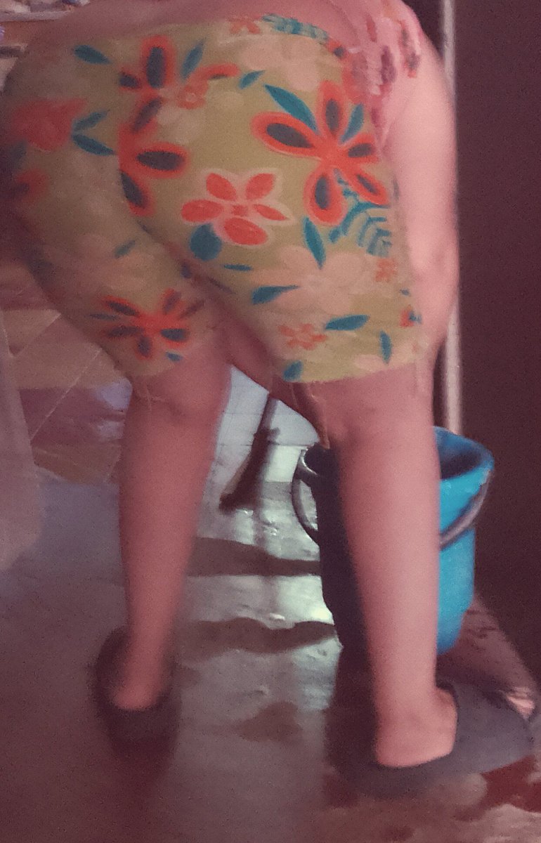blackparad51z2's tweet photo. Aporte de @Qlevalga3h6pg , seguidor quiere que le morboseen bien rico el culo gordo y blanco de su madre putita, vallan a su dm a decirle que le harían a esa puta

Dm's abierto para aportes 

#chathot #incestoconmama #morbopúblico #madura #culona #cuckson #martesdetentación https://t.co/V9SeJBU7bE