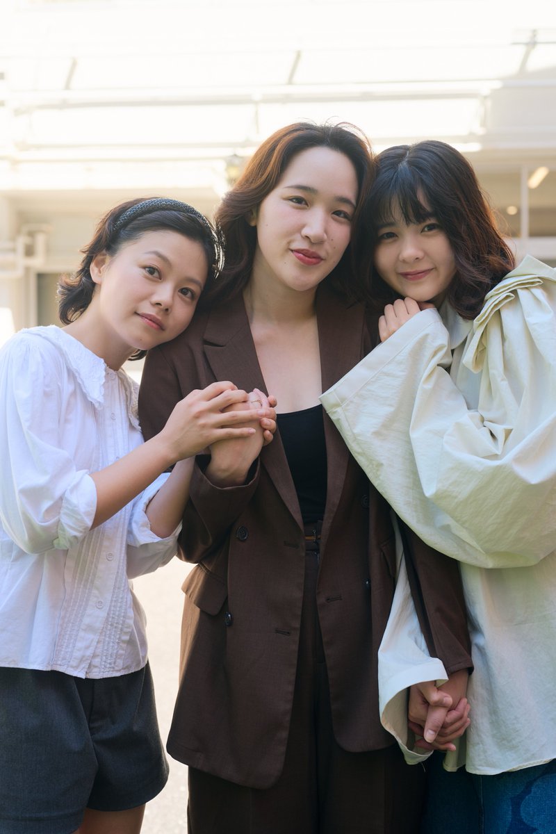 Audience_engeki's tweet photo. #田村芽実 × #原田真絢 × #伊藤かの子 インタビュー！「誰にも言えない傷」を抱きしめてあげられる作品に。『オンリー・ロンリー・ガールガールガール』#オンロン

記事はこちら🔽
https://t.co/cDkCQ3vTY7

@koumechan_offi https://t.co/UcZMsMJO9U