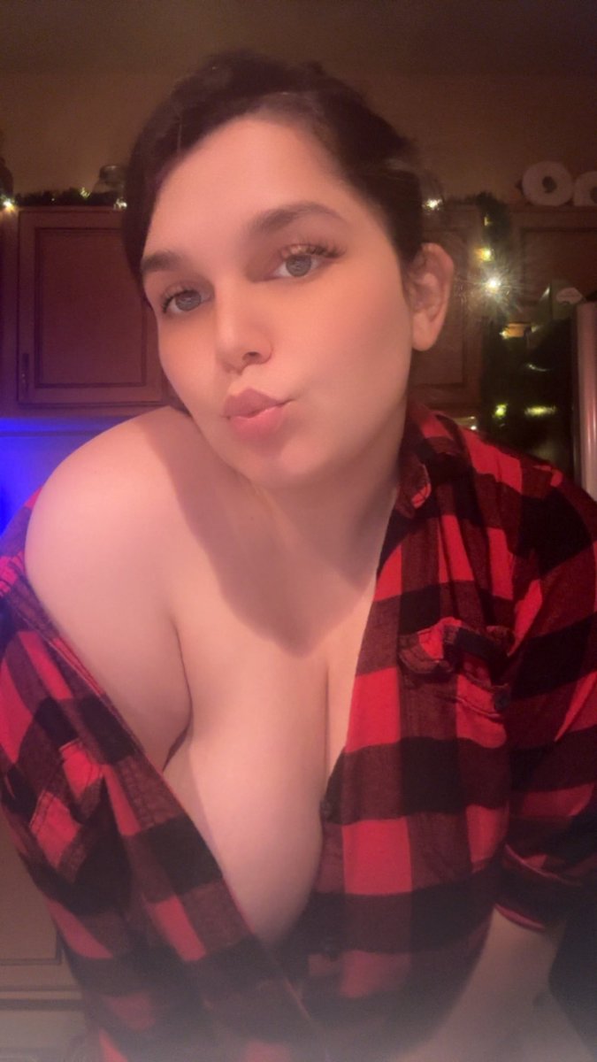 magikrosegaming's tweet photo. I may be a Republican, Bible reading boo, but there is something about posting sensual cute photos of myself that make me feel beautiful, it just hits different

#plussize #beautiful #bodylove #cutie #girlvibes #love #happiness https://t.co/DzdZ1pvvzl