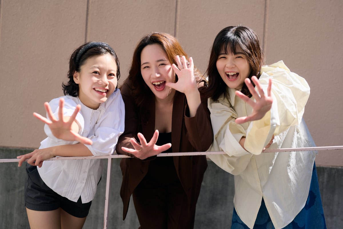 Audience_engeki's tweet photo. #田村芽実 × #原田真絢 × #伊藤かの子 インタビュー！「誰にも言えない傷」を抱きしめてあげられる作品に。『オンリー・ロンリー・ガールガールガール』#オンロン

記事はこちら🔽
https://t.co/cDkCQ3vTY7

@koumechan_offi https://t.co/UcZMsMJO9U
