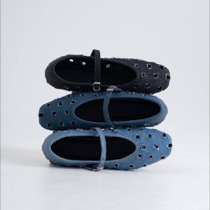 jsongseongs's tweet photo. suka-suka banget sama looks-nya 😍

📎 denim flatshoes | https://t.co/9dQEznCbB2
📎 casual flatshoes | https://t.co/7GLNBR18aS
📎 mules heels | https://t.co/h5IBmO1tUr
📎 sandal | https://t.co/GD18F9pWlX https://t.co/P0MeNNsN98