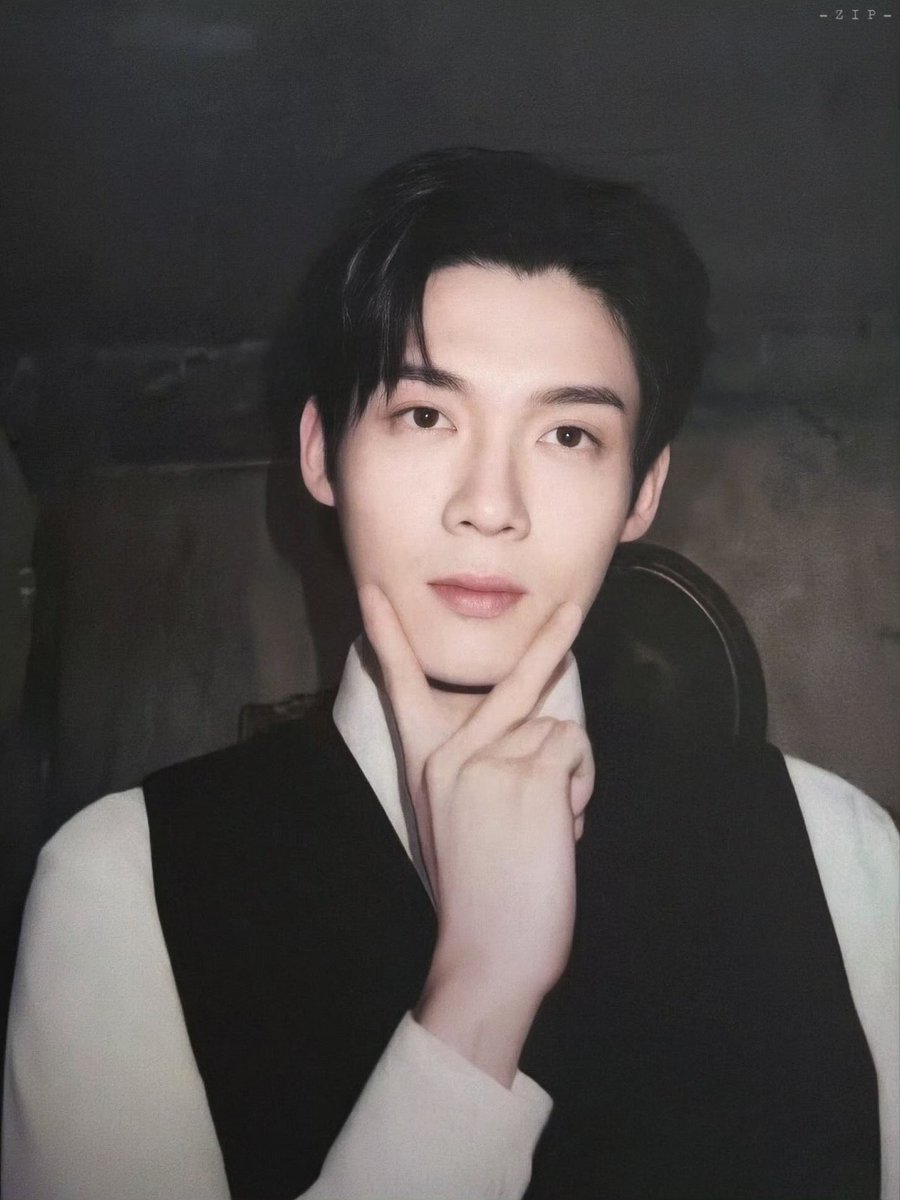 sue24202799's tweet photo. Wishing Kim Yoonsik a beautiful beginning to his Paris journey.🩵🩵🩵

KIM YOON SIK PARIS FASHION WEEK

#KIMYOONSIKPFWSS27
#YOONSIKINPARIS https://t.co/GEAvL6K2Fz