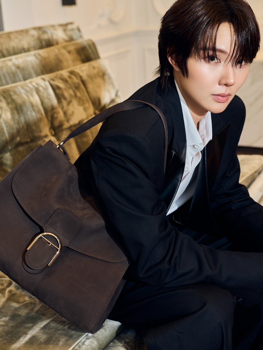 MYLOVELY_YELLOW's tweet photo. ถ้าถามว่าน้ำปิงเหมาะกับ DELVAUX ขนาดไหน ก็ขนาดนี้และ จะ Smart Casual หรือ Casual Look ก็ดูใช่ไปหมด แต่วันนี้กระเป๋าสีน้ำตาลใบนี้สวยมาก เหมาะกับลุคของน้องมาก

A DELVAUX MOMENT WITH NAMPING
#NampingxDelvaux
#Delvaux
#nampingster https://t.co/8XO4gJMbMd