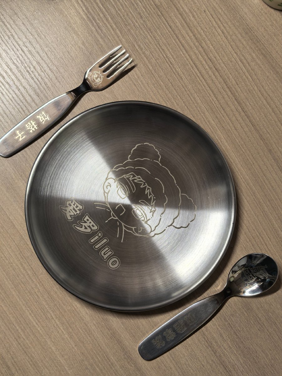 DdtTbLP3C75keiU's tweet photo. Today I got new zinc tableware from the store! It looks great and the ping parts are super shiny, I’m so happy~ https://t.co/Rg6LaffPml