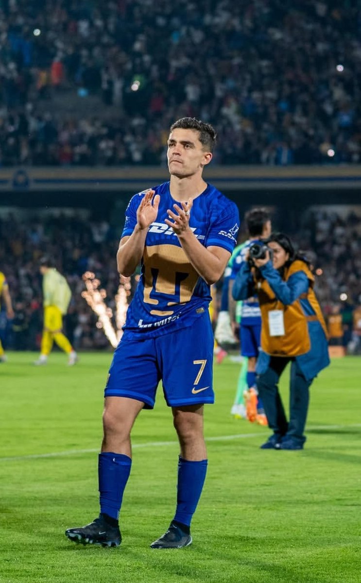 danielssj09's tweet photo. Siendo totalmente objetivo Rodrigo López es la mejor opción para la lateral derecha de la selección.

Además para la idea que tiene Rafa Márquez con salida de balón se puede meter como stopper por derecha y ayudar a sacar el balón limpio. https://t.co/F1DvMBKvcG