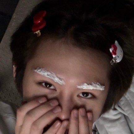 anxinmeow's tweet photo. anxin and his sanrio hair clips against the world https://t.co/3hxg1CJD2E