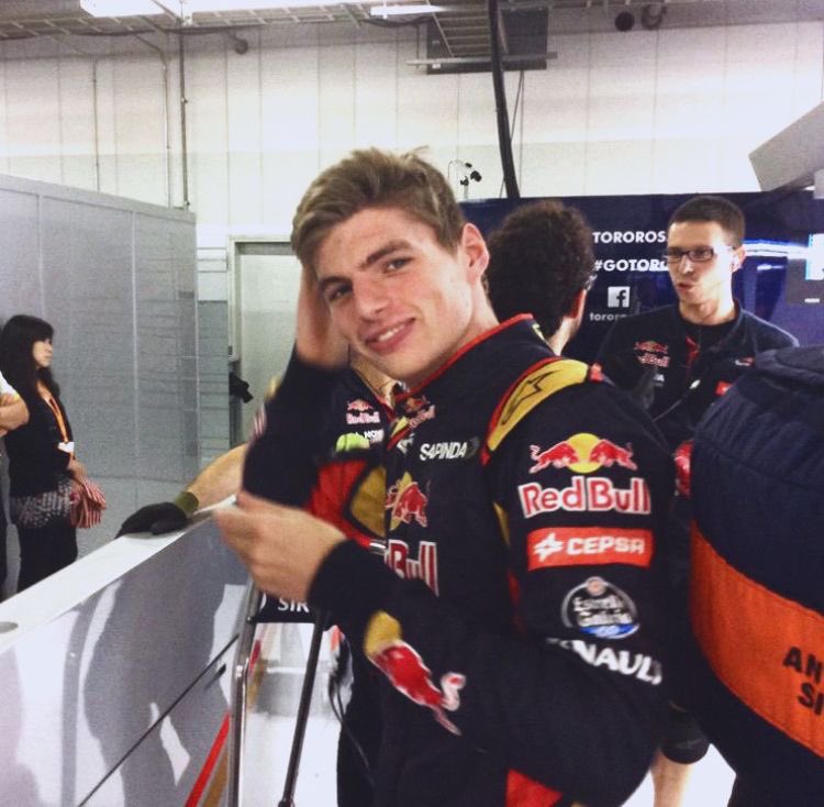 redbullbaby05's tweet photo. Happy Birthday Max Verstappen! 🐣🎂♥️ https://t.co/58j7Dd3WTe