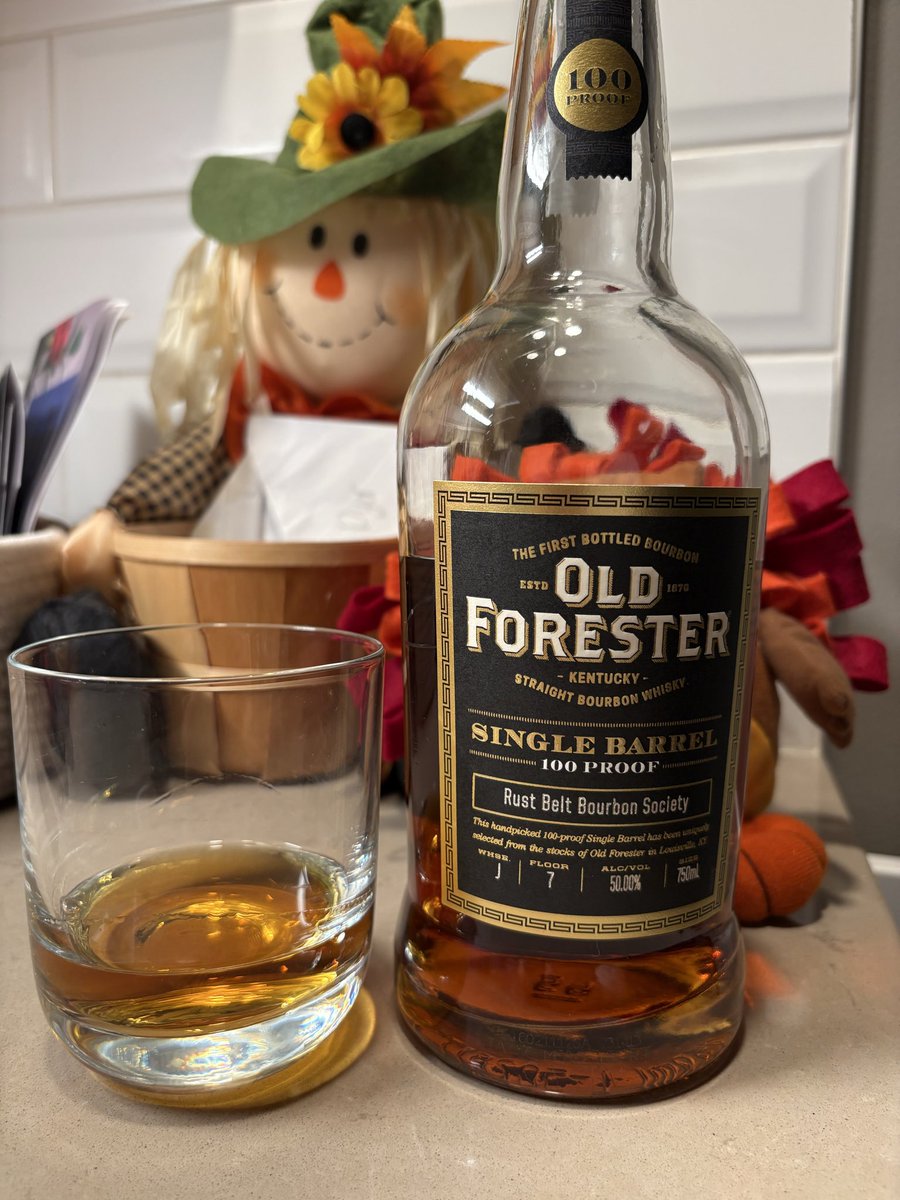 Patrick2380's tweet photo. Day 29: Old Forester Single Barrel, Rust Belt Bourbon Society pick #BourbonHeritageMonth #30DaysofBourbon #DrinkCurious @BourbonBanter https://t.co/qPcd97iv88