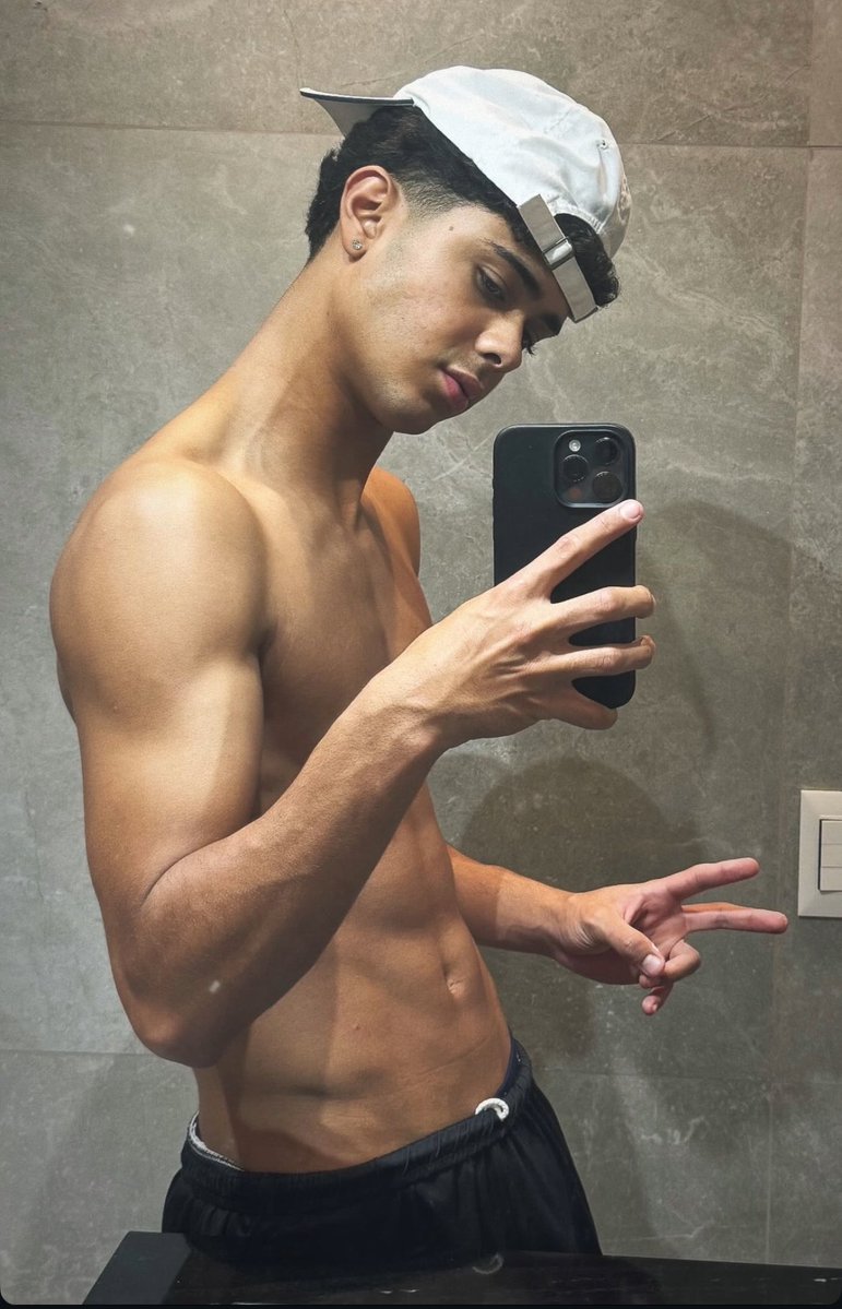 teucaipiraa's tweet photo. (  🔥  )
ㅤㅤㅤㅤ       cole  isso  no  seu  perfil,      
ㅤㅤㅤㅤ                  quem  curtir 
ㅤㅤㅤㅤ       quer  foder  com  você. https://t.co/co8B9xrrec