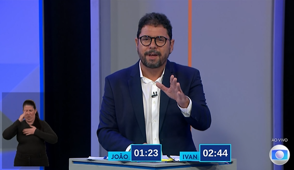 pedrovflima's tweet photo. "Por que você baixou imposto das bets?", pergunta Ivan Moraes a João Campos

#eleições #debatenaglobo https://t.co/Vj2jbgZ9ki