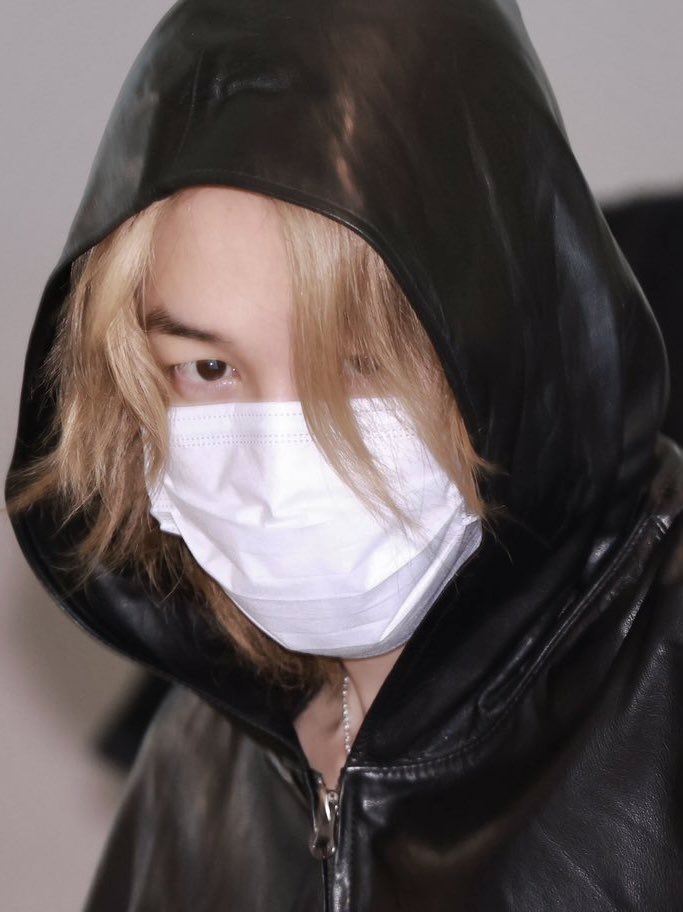 jiminourdiva's tweet photo. He’s so fuckingg beautiful omggg https://t.co/oDahic3mva