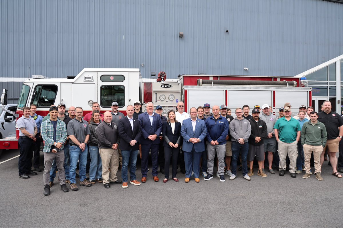 MaggieG603's tweet photo. Thank you, @PFFNH, for putting your trust in me. You are true heroes, and I promise to always work with and for you.🇺🇸 https://t.co/8gYwPu24Z7