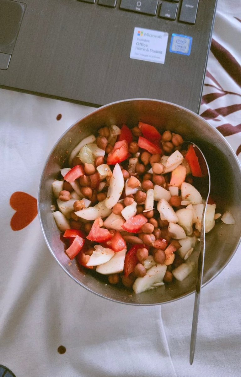 aarchi_sharmaa's tweet photo. Morning light breakfast after the workout.
It cost me around 10-15 ruppes with 15-20gram of protein. https://t.co/R0gHRxZIzm