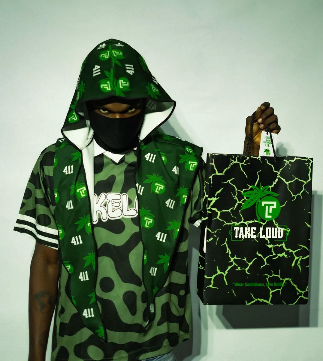 Takeloud411's tweet photo. TAKELOUD 411 jersey and Everlasting TAKER scarf ☘️ 

Green is Life 💚 @Takeloud411 
#octobersrish #Takeloud https://t.co/CM1SqeZyeh