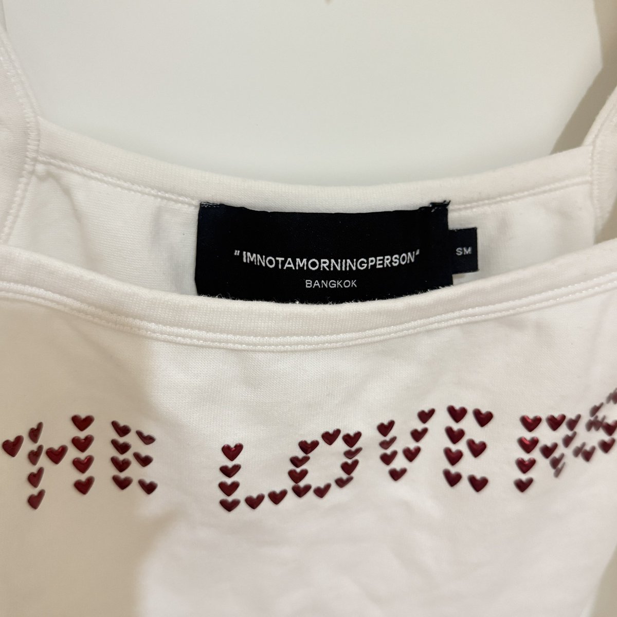 amerosesh's tweet photo. #imnotamorningperson
the lovers white 250
size sm / used like new
#ส่งต่อเสื้อผ้า #ส่งต่อเสื้อผ้ามือสอง https://t.co/4sXPEKOmC5