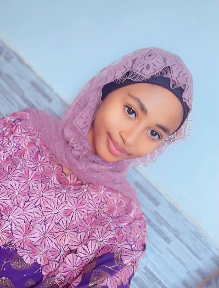 __Zainab_'s tweet photo. My WhatsApp number is 
+234704 483 8483 https://t.co/xl8DBmMnfA