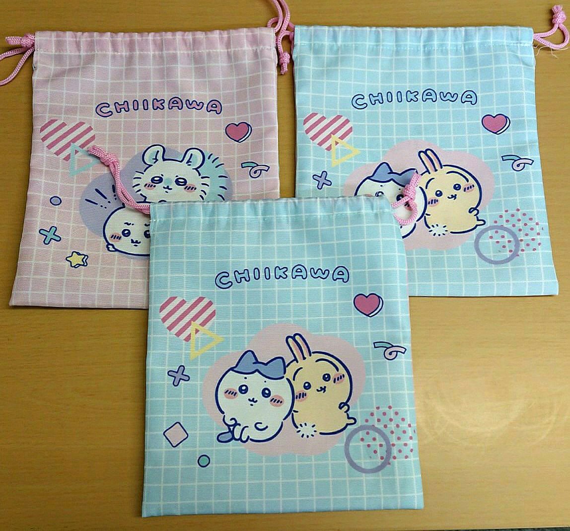 monamie200's tweet photo. ダイソーで売られているちいかわの巾着袋が気に入って3つ買ったけどさらに欲しくなって今日買いに行ったら売り切れで買えなかった
別の店も回ってみたけど置いていない
1つ200円という手頃価格だしもっと買っておけば良かった
また入荷したのを見掛けた際は悔いのないように5つくらい買い足そうと思う https://t.co/snNoqbYfnF