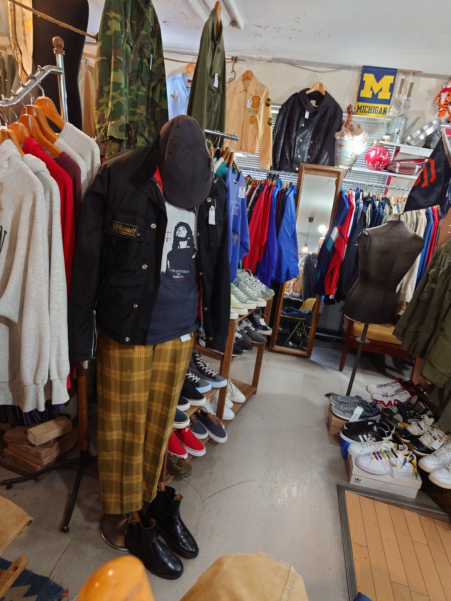 INPERIAL2006's tweet photo. IMPERIALオープンしました。
9月もラストですね。晴れ間も見えてきました京都市。

先週の新入荷いい感じです📦。

本日も店主がスタッフ。
よろしくお願いします。 https://t.co/CthETebN1N