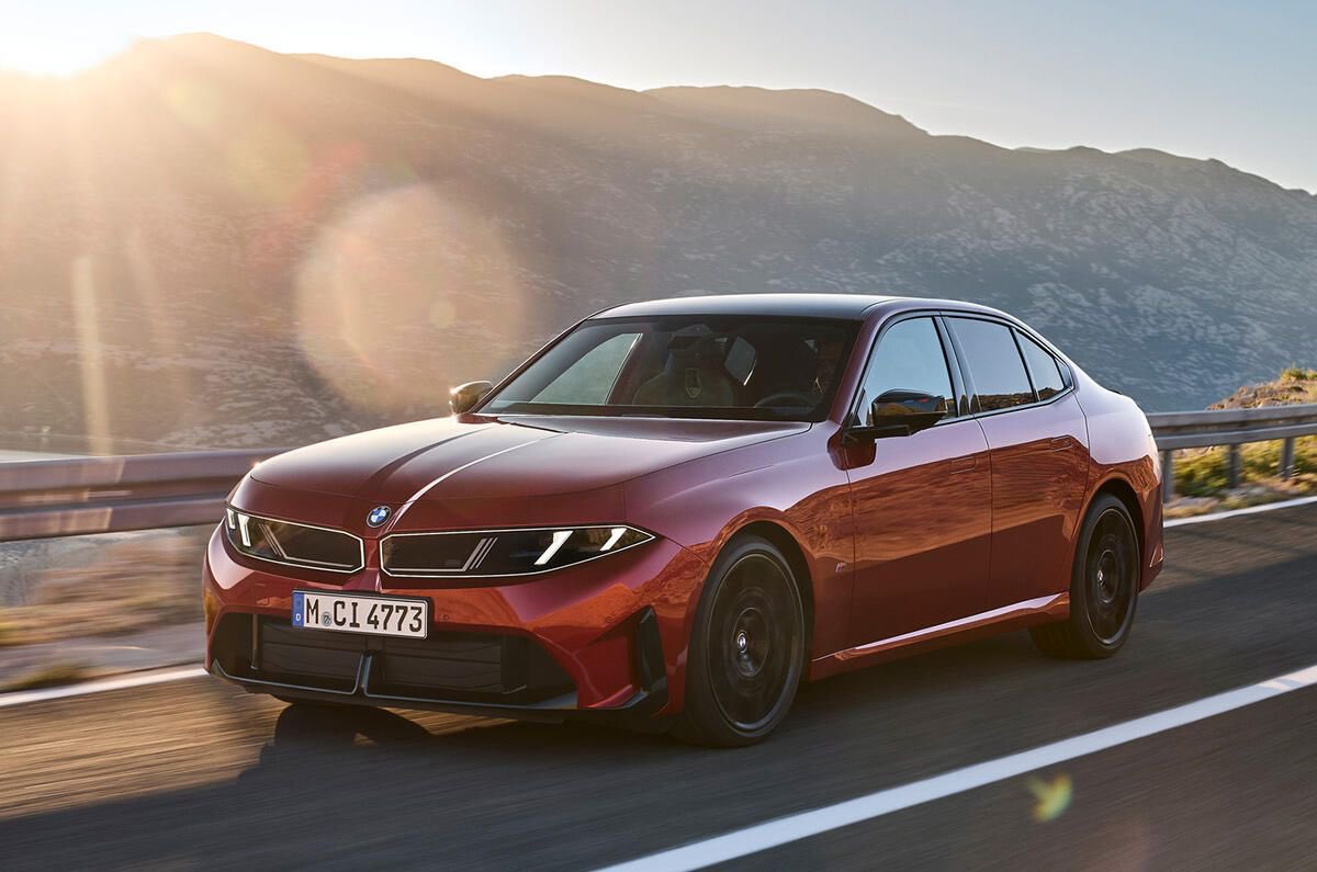 issterzi's tweet photo. Yeni BMW 3 Serisi. 

Çalışma hayatıma başladığımda F30 satıştaydı, zaman çabuk geçiyor. https://t.co/Bq0Pgo4ek3