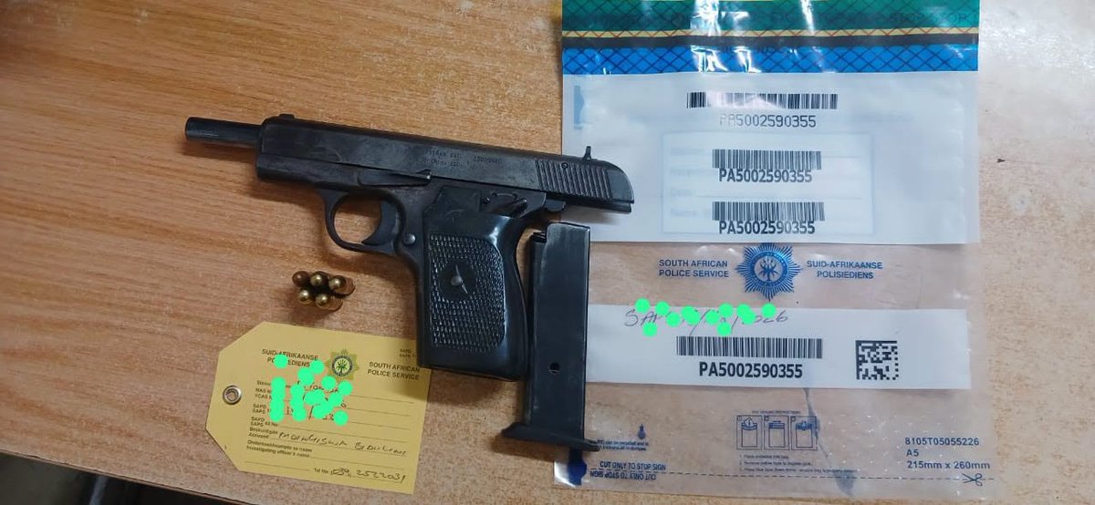 _ArriveAlive's tweet photo. Suspect arrested for the possession of an unlicensed firearm
https://t.co/JS9v50wAOb
#ArriveAlive #Crime @SAPoliceService https://t.co/CHRnRJv9OC