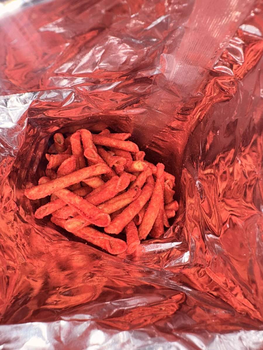 preppytrishapoo's tweet photo. @TakisUSA why do ur chips come pre-licked https://t.co/90IJYDC9aj