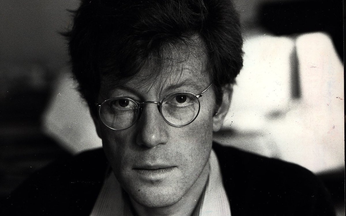 KnowledgeArchiv's tweet photo. My absolute favorite Roger Scruton quote: 

"A conservative is someone who has found something to love and wants to retain it, and to protect it from all the sources of decay. It is a philosophy of love." https://t.co/6rZ70xCJOr