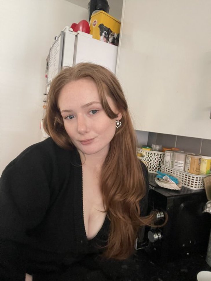 G0DDESSL01's tweet photo. Rise and shine

#nsfwtwt #uk findom femdom https://t.co/dvE3aJxohW