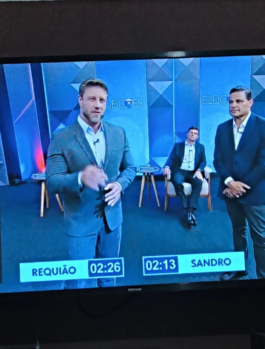 RicardoLobs's tweet photo. Requião explodindo de gostoso e de quebra acabando com os adversários kkkkk nunca foi tão fácil escolher https://t.co/wvjkv9m630