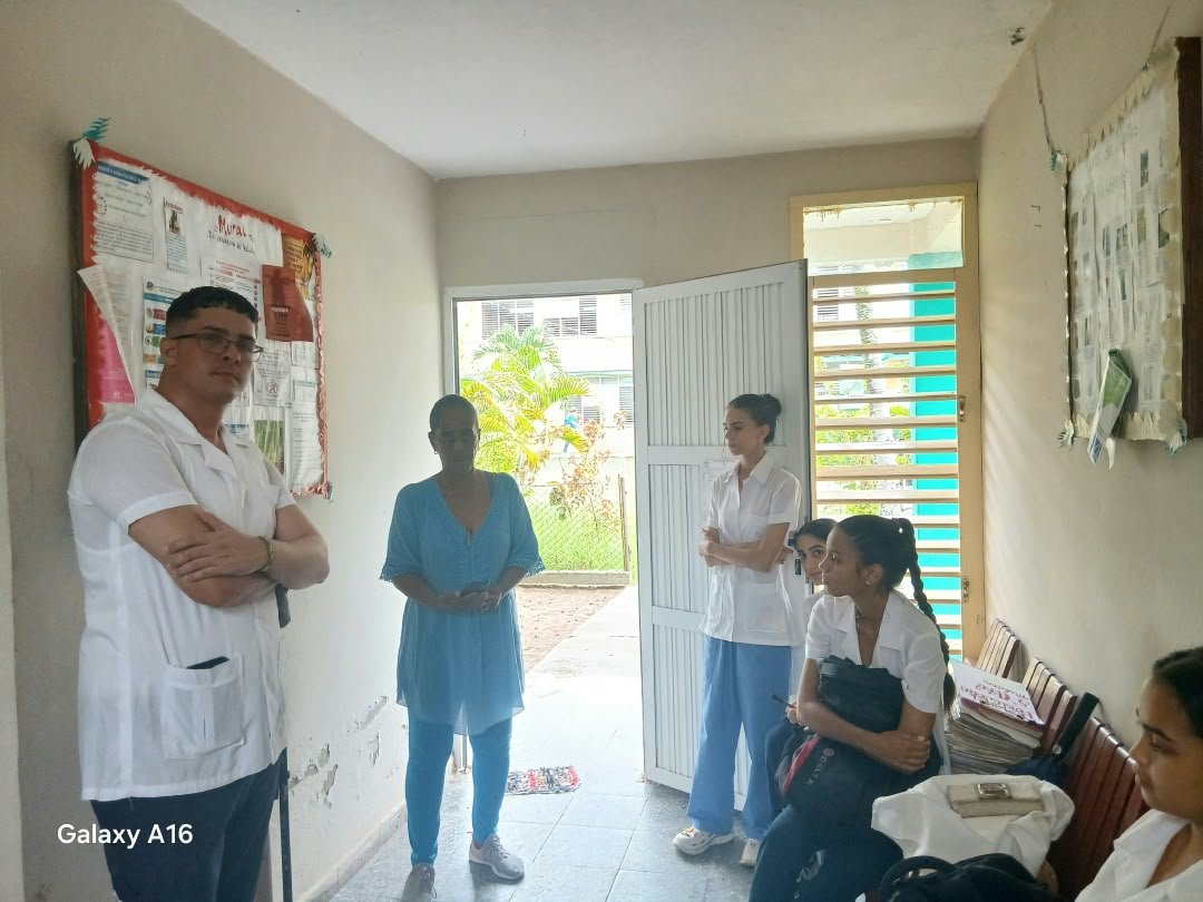 UcmMedicina's tweet photo. 5to Año de Medicina, Rotación, MGI Policlinico Hermanos Cruz
Se realizó la discusión de las 176 transformaciones económicas y sociales,donde los estudiantes en su mayoría manifiestan coincidir en cumplir con las acciones planteadas por el Gobierno y el PCC
#UCMPinar https://t.co/pbmUpSiKjD