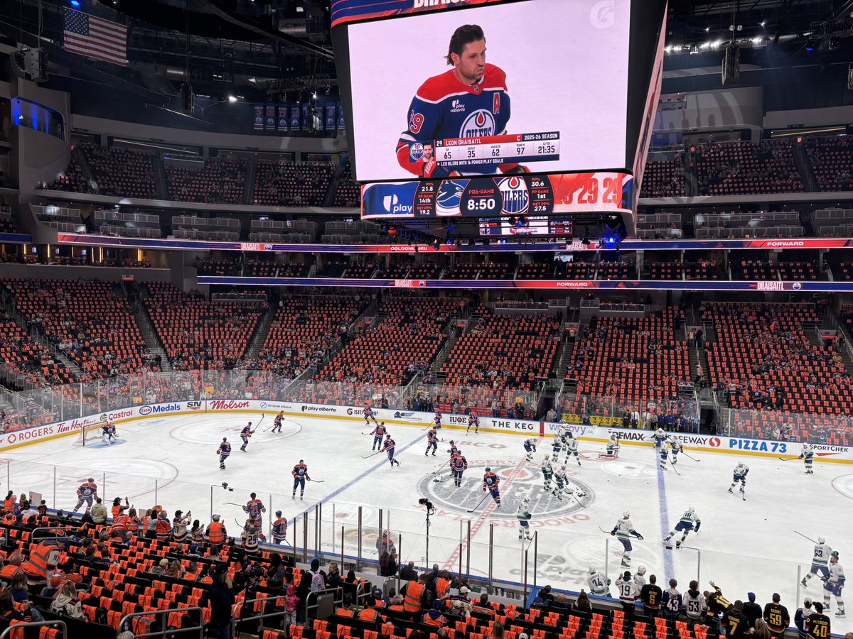 EdmontonJack's tweet photo. Opening night lineup for the Oilers on @Sportsnet w/@LouDeBrusk &amp; @GenePrincipe …

Formenton-McDavid-Hyman
Podkolzin-Draisaitl-Kapanen
Jones-Dach-Joseph
Howard-Michaels-Frederic 

Ekholm-Bouchard
Walman-Murphy
Shea-Mukhamadullin

Jarry https://t.co/haXf8LVVvL