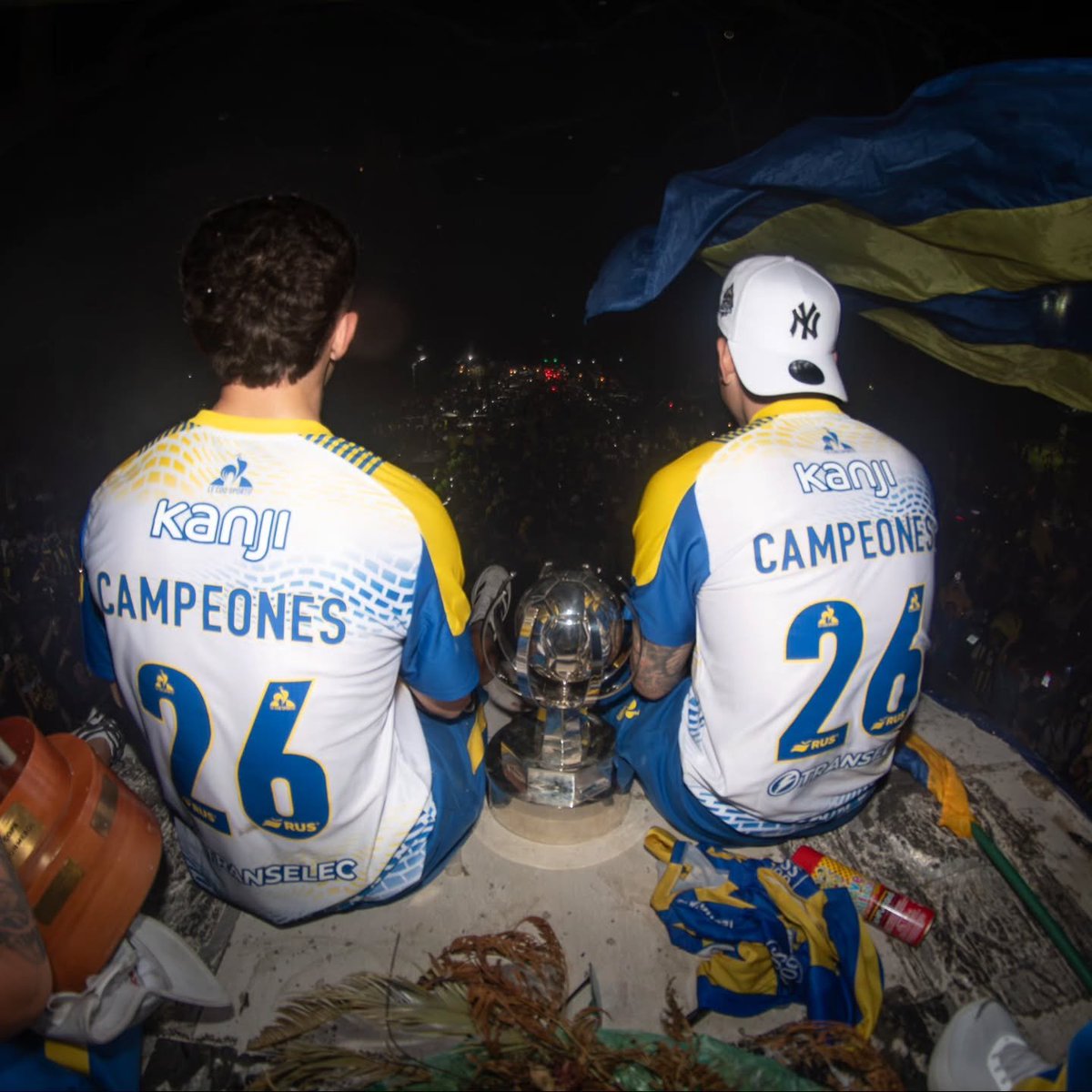 giaccliz's tweet photo. a muerte con estos dos https://t.co/coUYlYgrv0