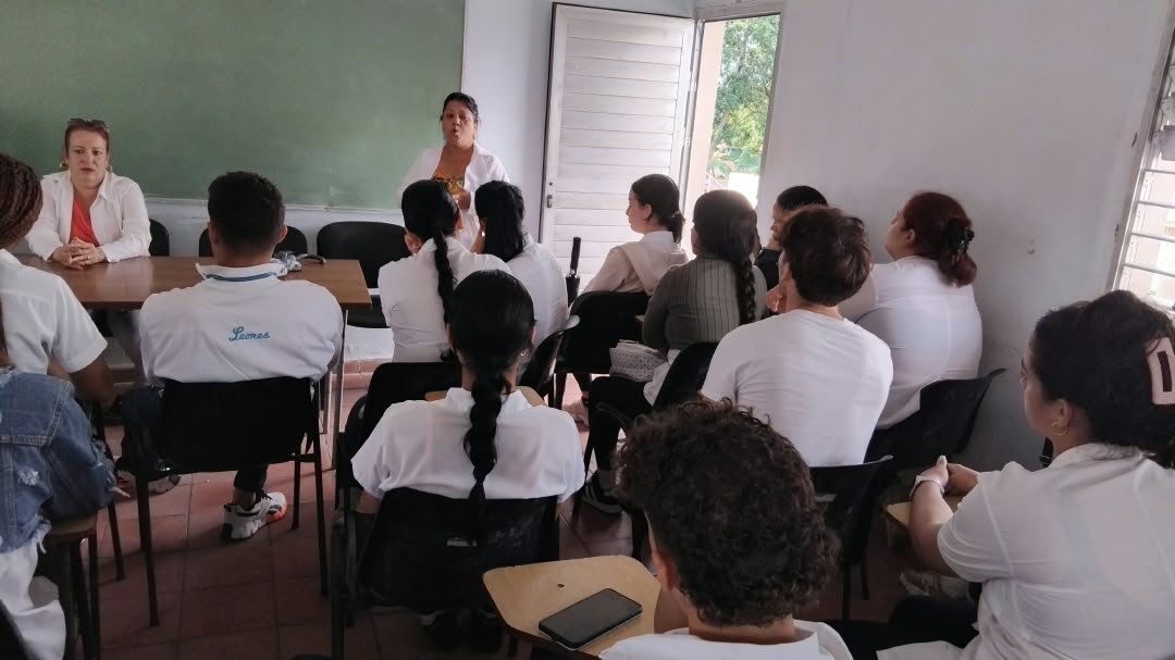 UcmMedicina's tweet photo. Se realiza en el municipio Sandino Debate y discusión sobre la implementación de las 176 medidas a implementar para transformaciones socioeconómicas en el país con alumnos de Ciencias Medicas 
#UCMPinar https://t.co/CurLixxRWP